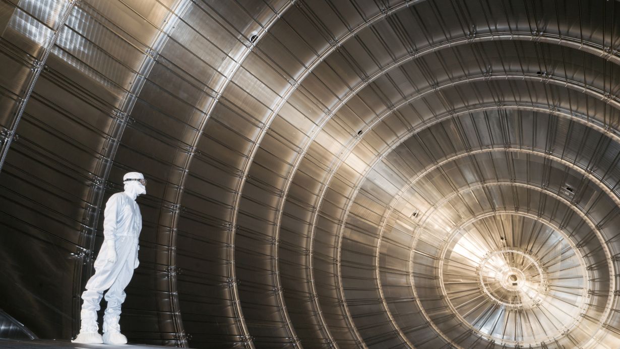 View inside the KATRIN main spectrometer (Photo: M. Zacher/KATRIN Coll.)