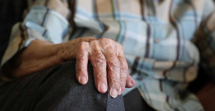 Scientists explore new approaches to treating aging