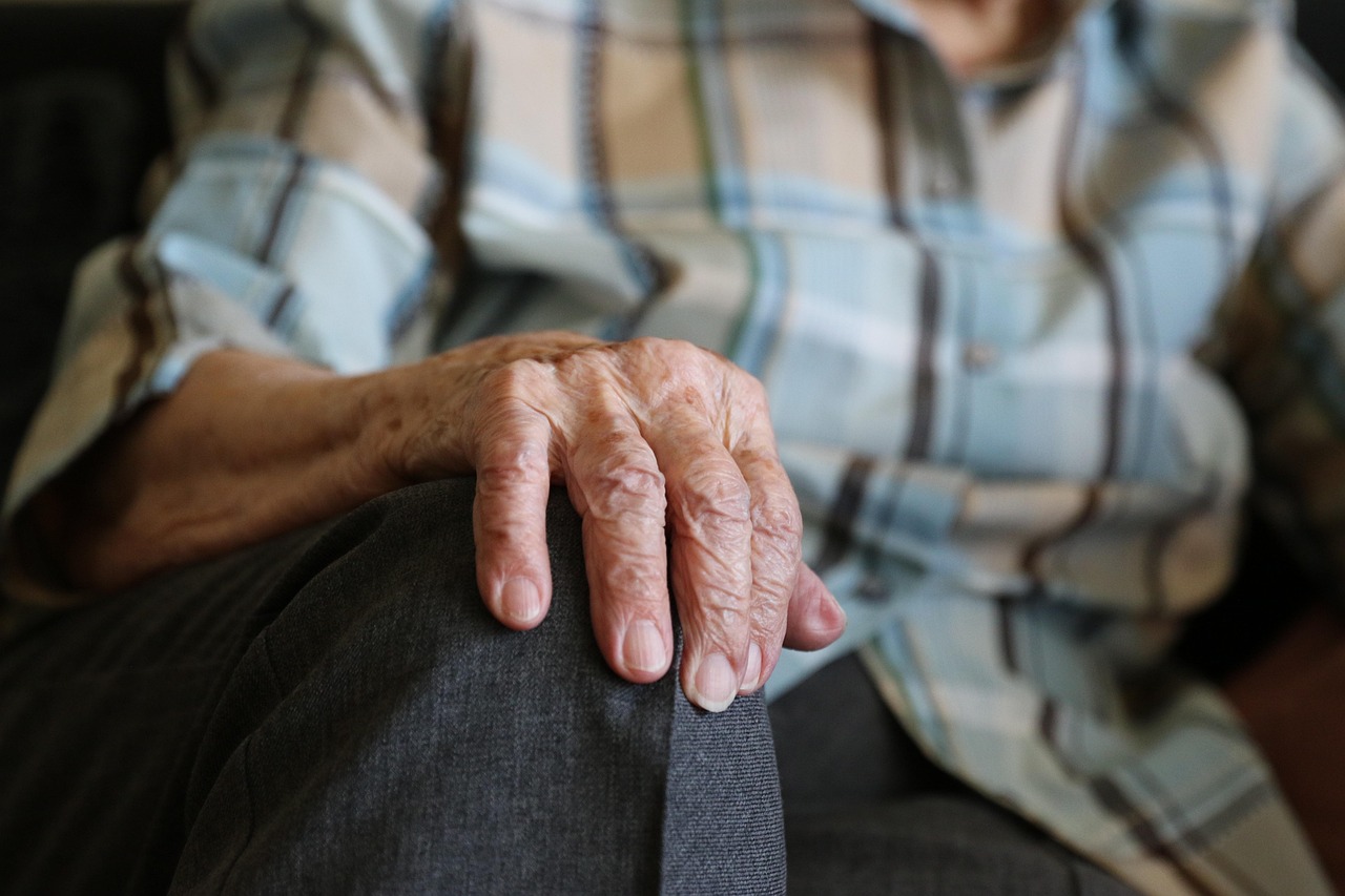 Scientists explore new approaches to treating aging